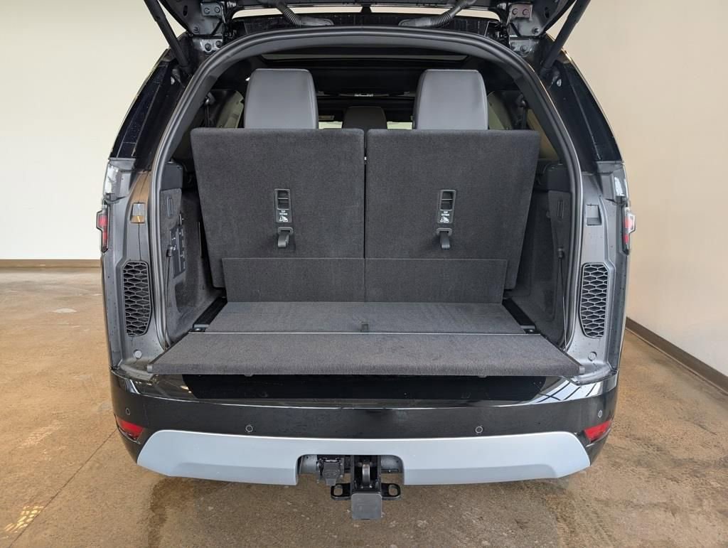 New 2026 Land Rover Discovery Limited Edition image 5