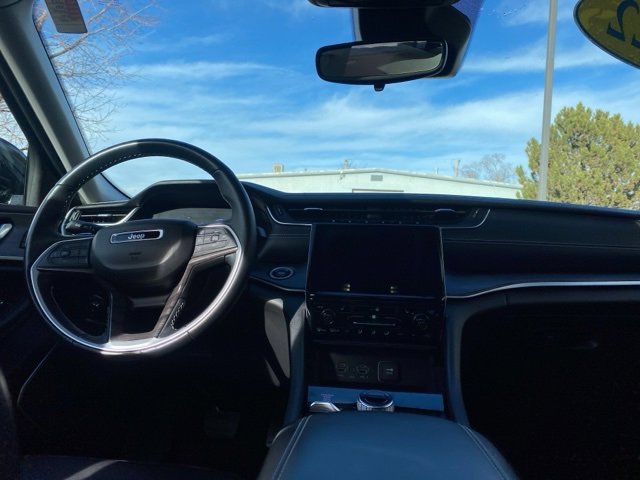 Used 2022 Jeep Grand Cherokee Limited image 11