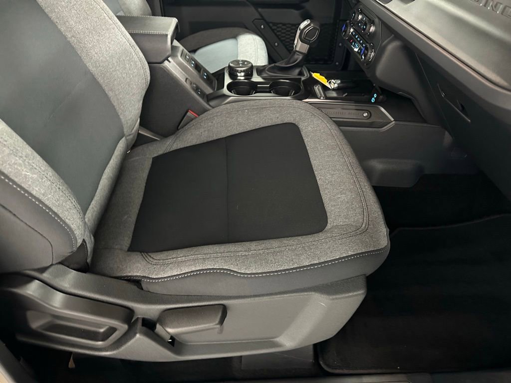 Used 2025 Ford Bronco Big Bend image 55