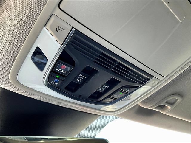 Used 2024 Acura MDX w/ Technology Package FWD image 17