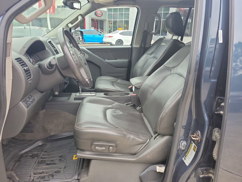 Used 2015 Nissan Frontier PRO-4X w/ Pro-4x Luxury Package AWD/4WD image 16