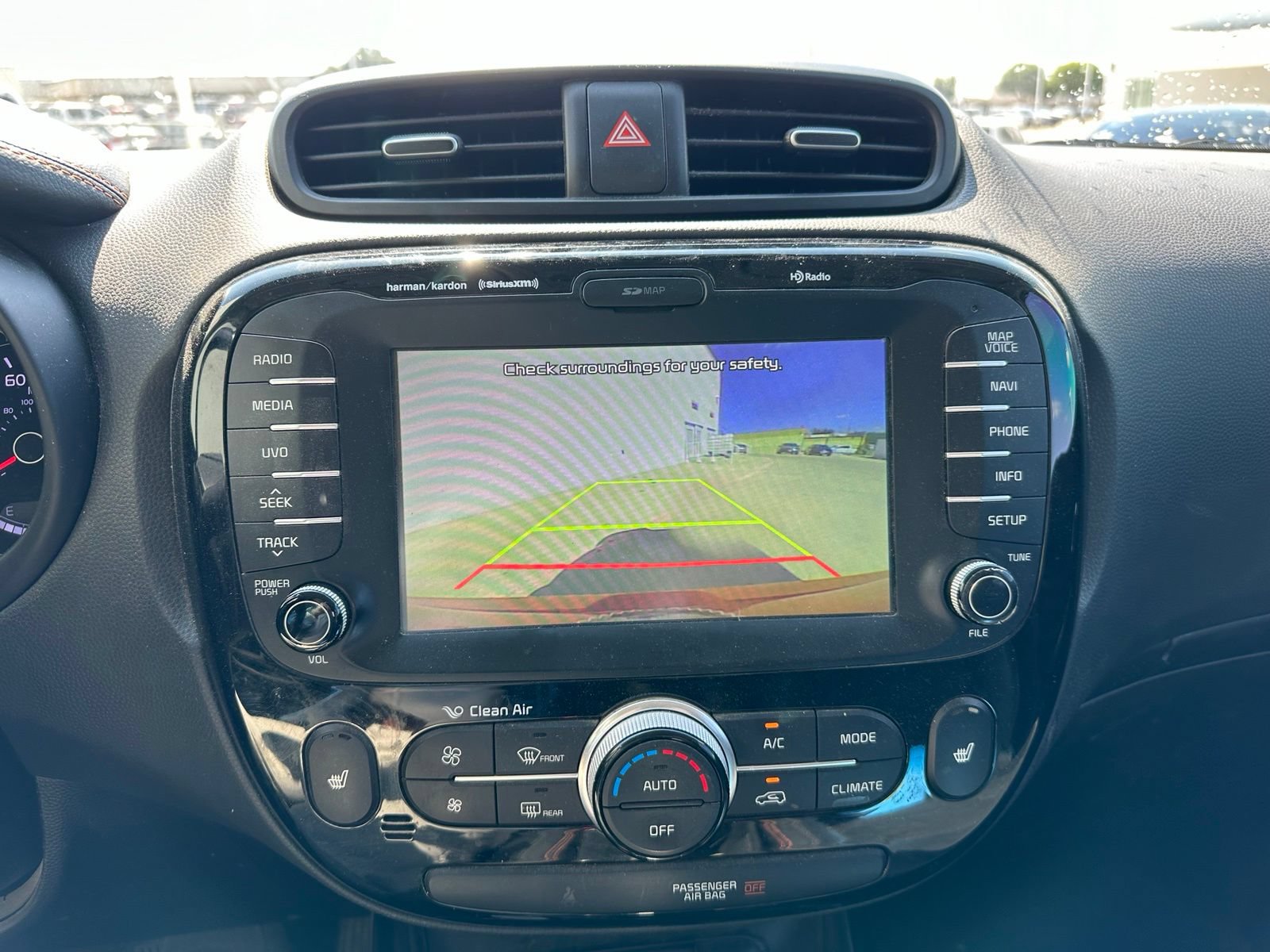 Used 2017 Kia Soul ! w/ Tech Package FWD image 13