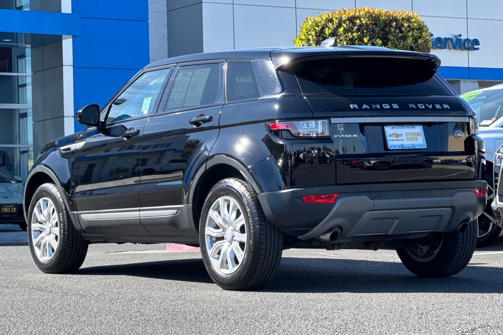Used 2019 Land Rover Range Rover Evoque SE image 7