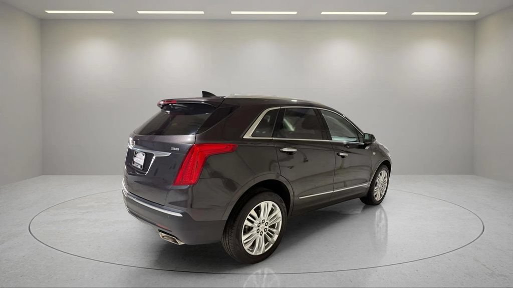 Used 2017 Cadillac XT5 Premium Luxury AWD/4WD image 3