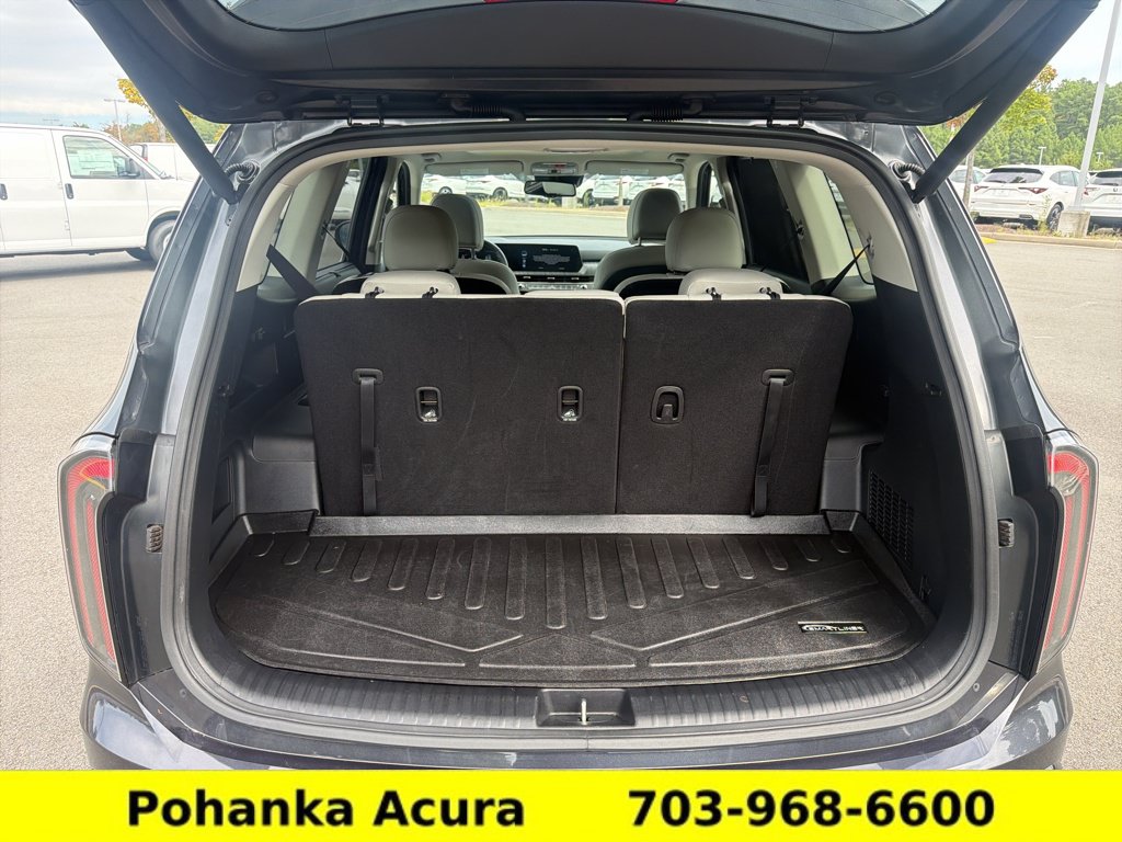Used 2025 Kia Telluride EX w/ EX Captain's Chair Package AWD/4WD image 30