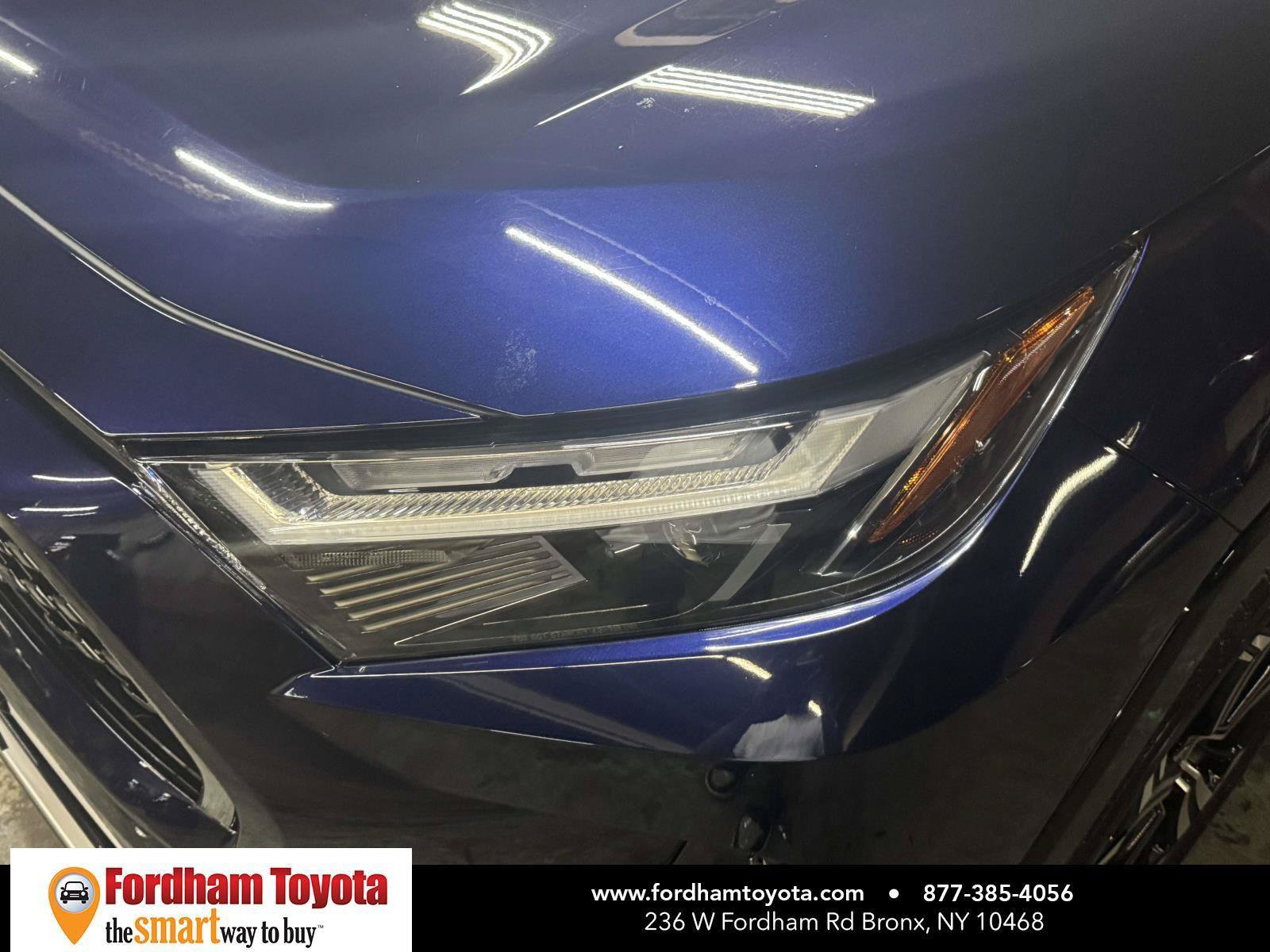 Used 2025 Toyota RAV4 XSE w/ Weather Package AWD/4WD image 8