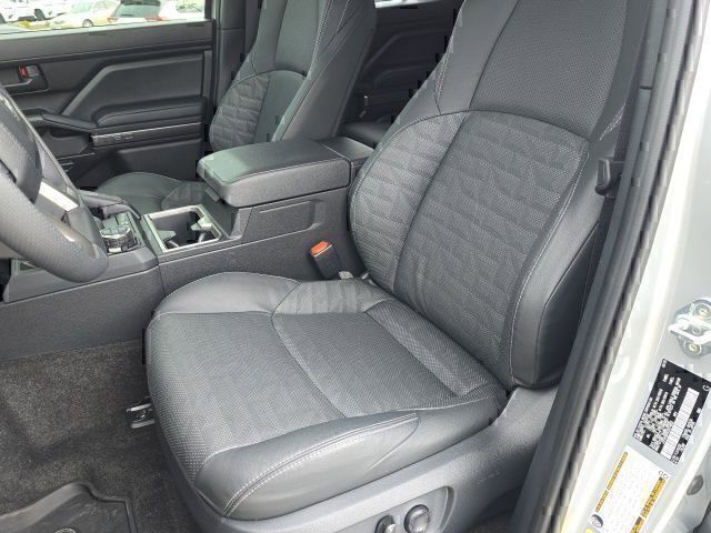 Certified 2025 Toyota 4Runner TRD Off-Road Premium image 38