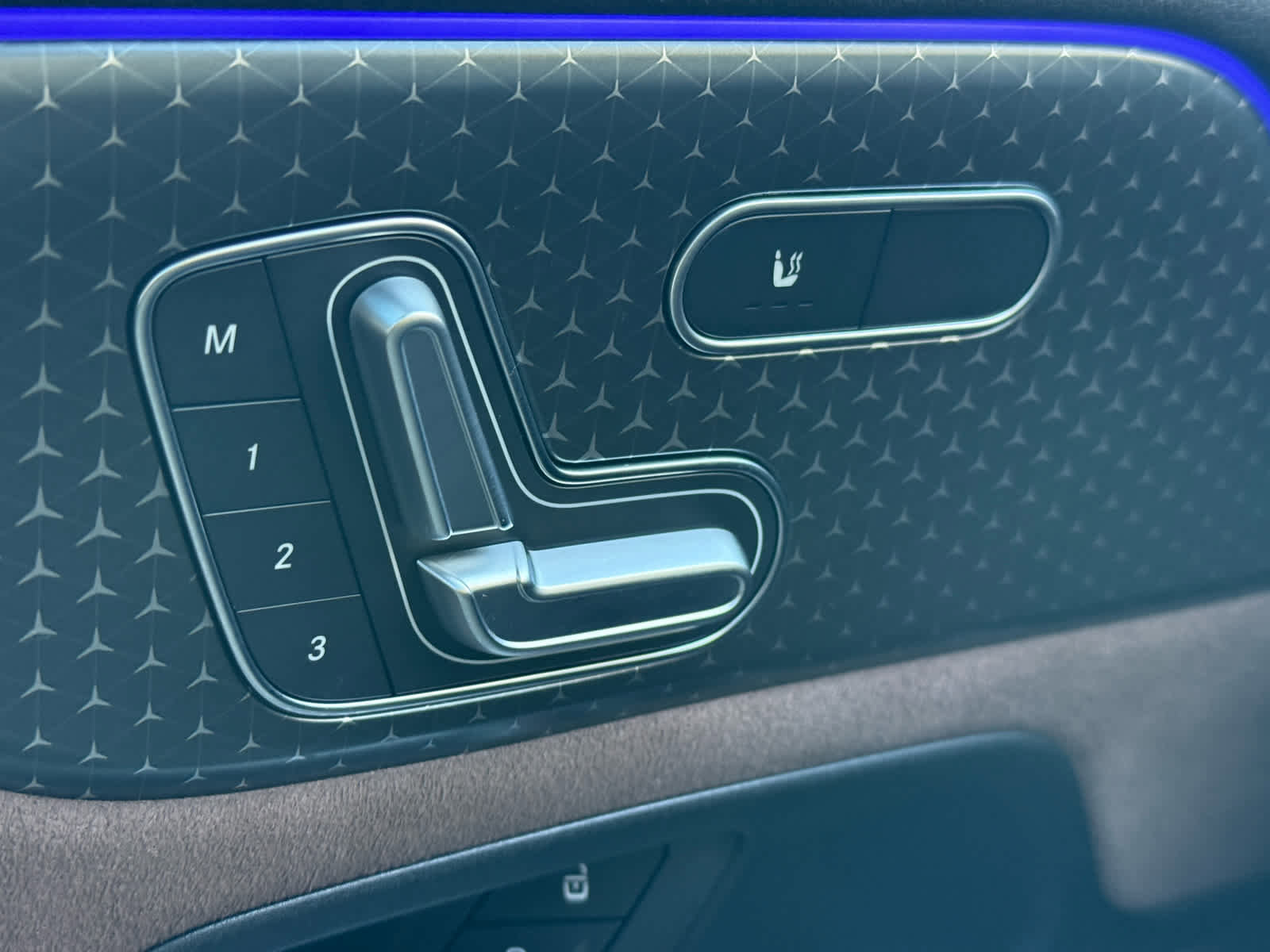 Used 2024 Mercedes-Benz GLB 35 AMG 4MATIC image 28