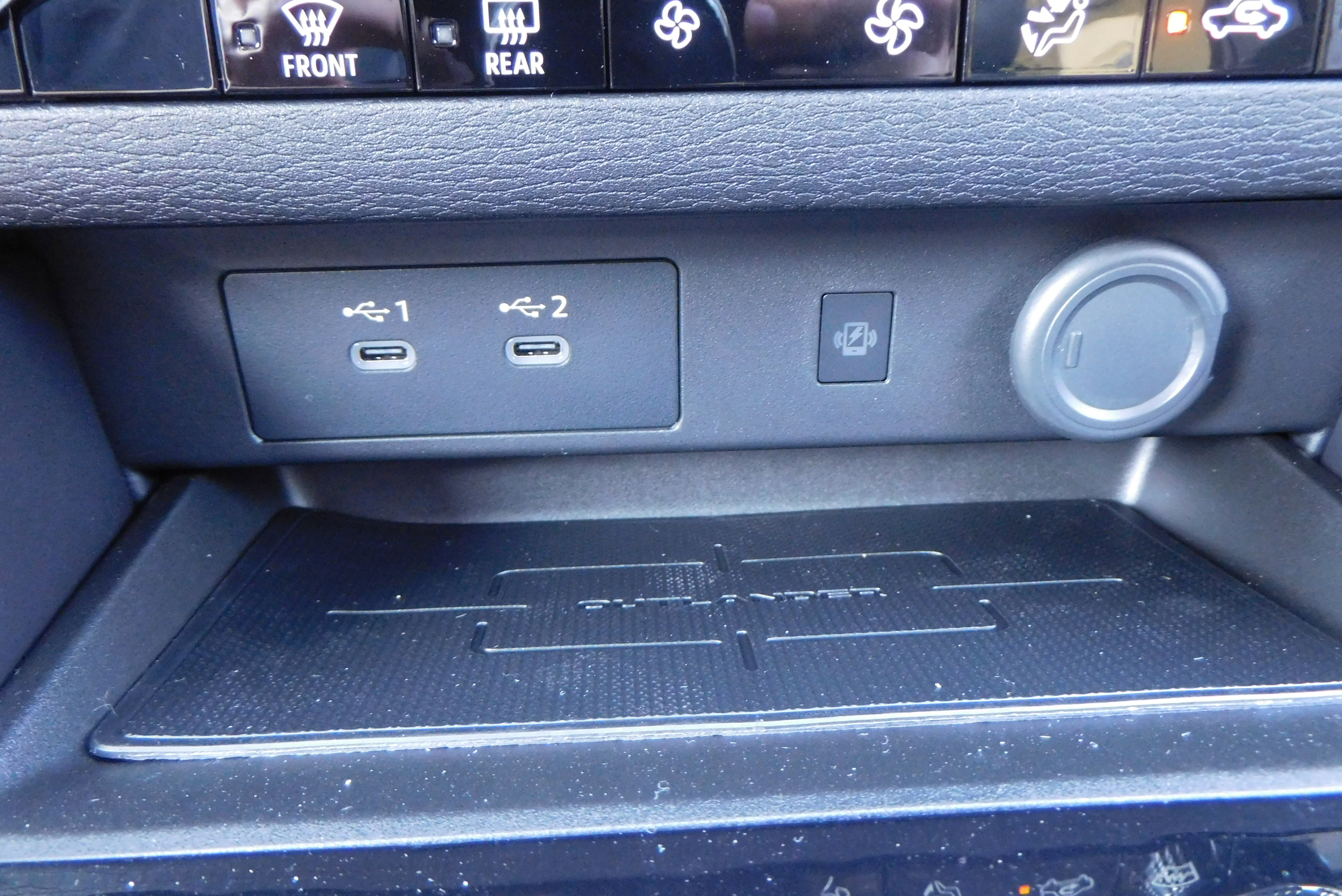 New 2025 Mitsubishi Outlander SE image 14