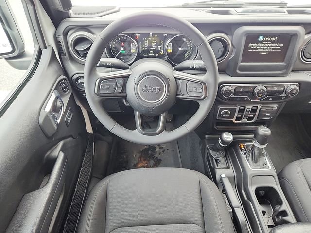 Used 2023 Jeep Wrangler Unlimited AWD/4WD image 11