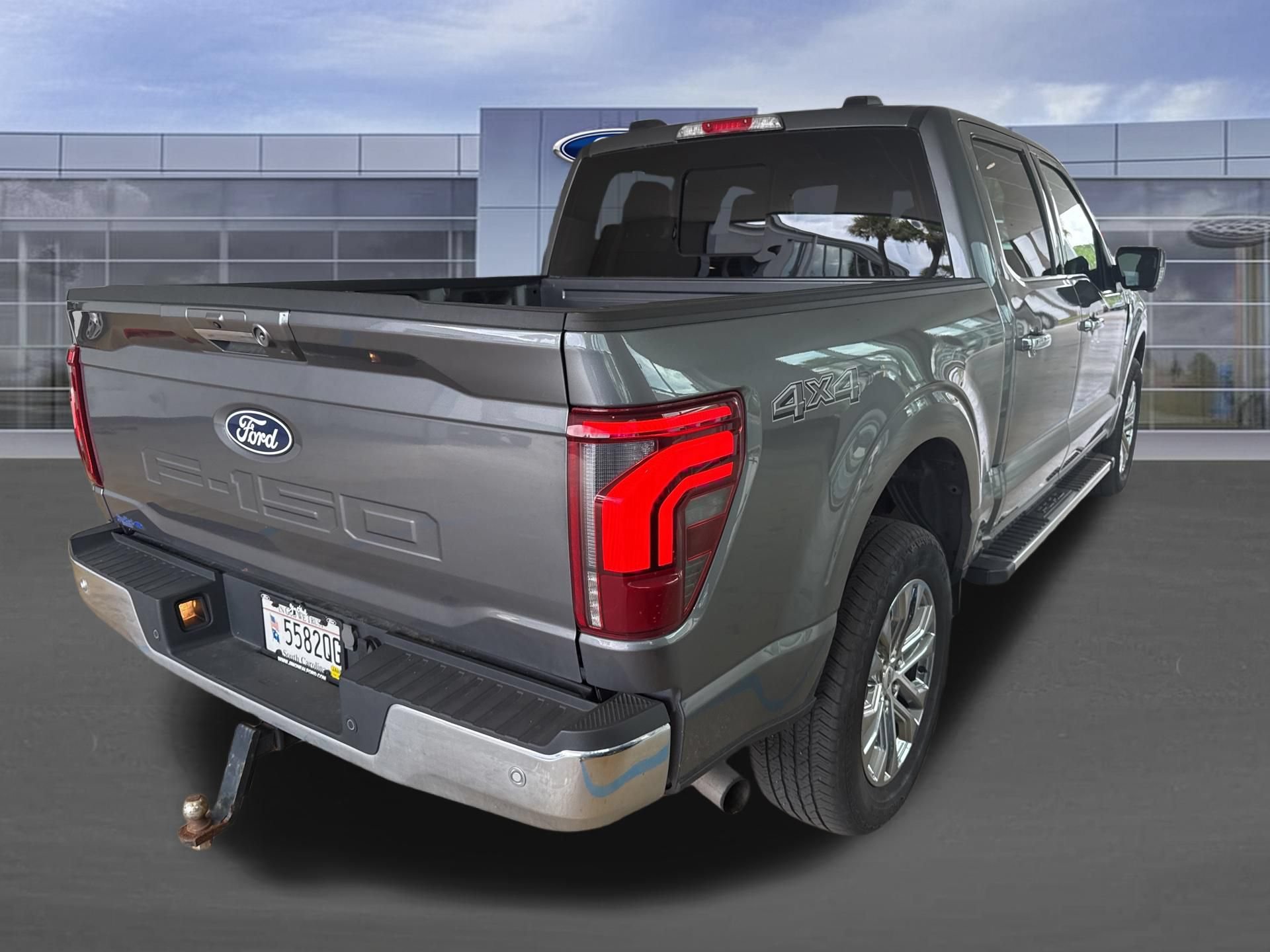 Used 2024 Ford F150 Lariat w/ Tow/Haul Package AWD/4WD image 4