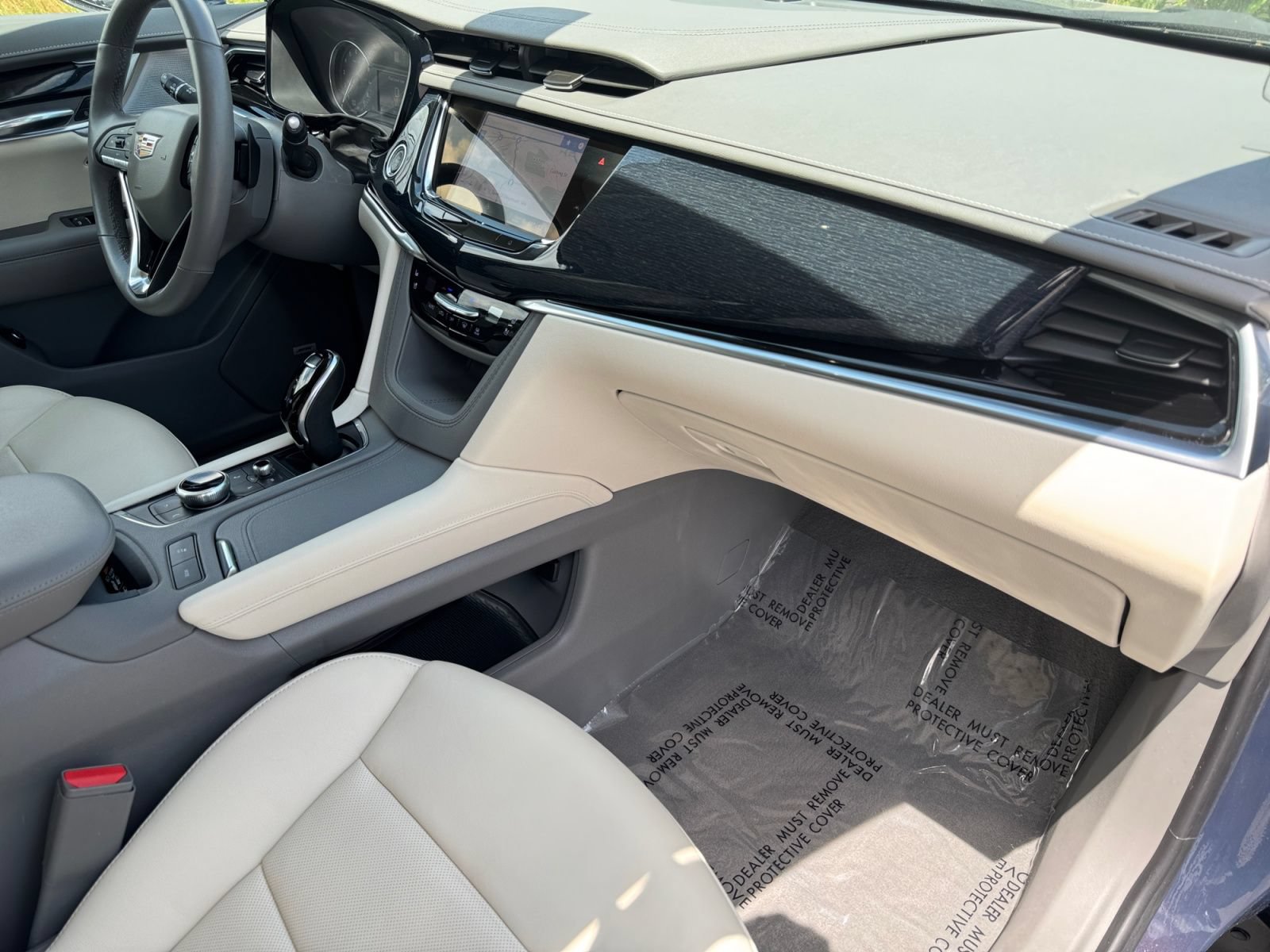 Used 2024 Cadillac XT6 Premium Luxury AWD/4WD image 10