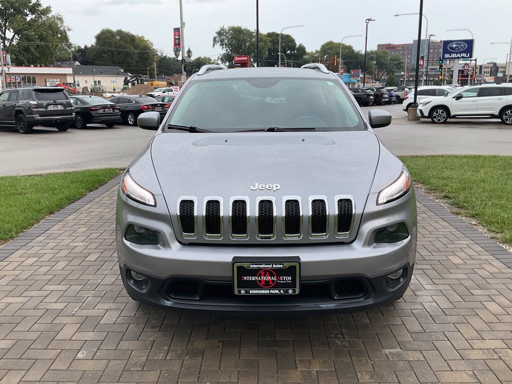 Used 2017 Jeep Cherokee Latitude w/ Cold Weather Group AWD/4WD image 9