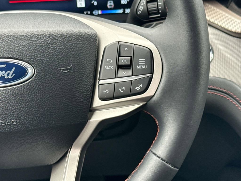 Used 2025 Ford Explorer Active image 16