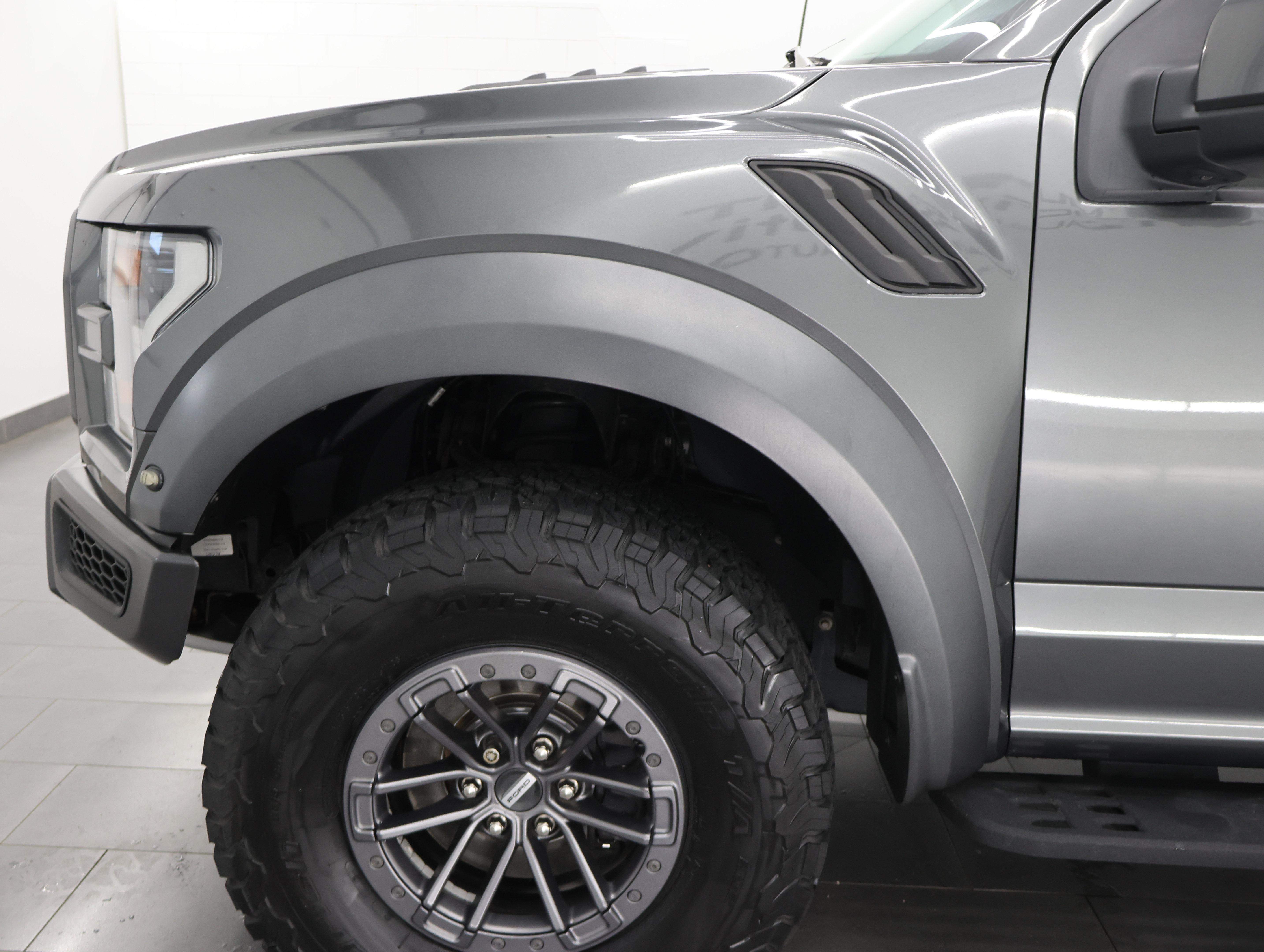 Used 2019 Ford F150 Raptor w/ Equipment Group 802A Luxury AWD/4WD image 36