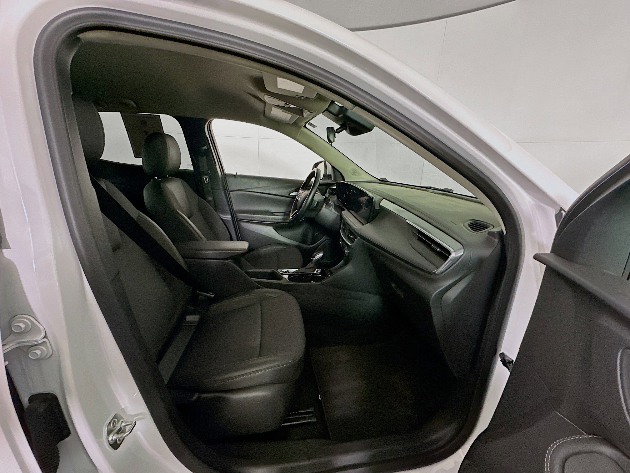 Used 2024 Buick Encore GX Preferred FWD image 32