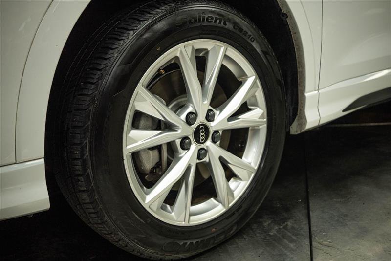 Used 2025 Audi Q3 2.0T Premium AWD/4WD image 3
