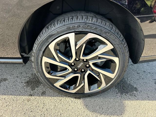 New 2026 Lincoln Navigator Reserve AWD/4WD image 11