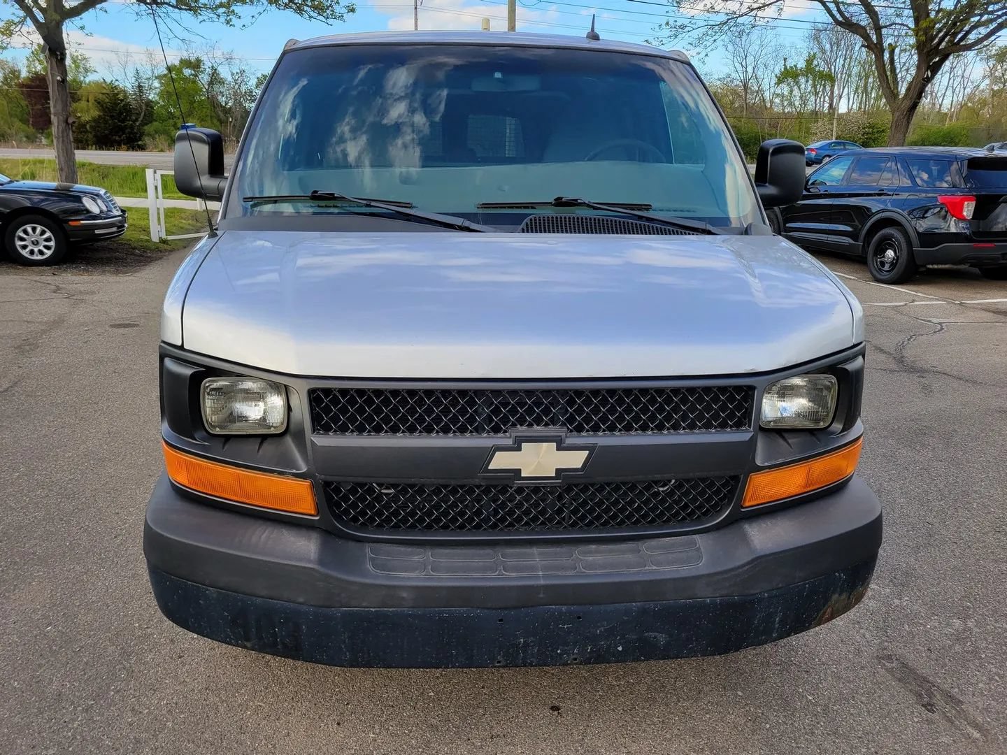 Used 2011 Chevrolet Express 3500 LS RWD image 9
