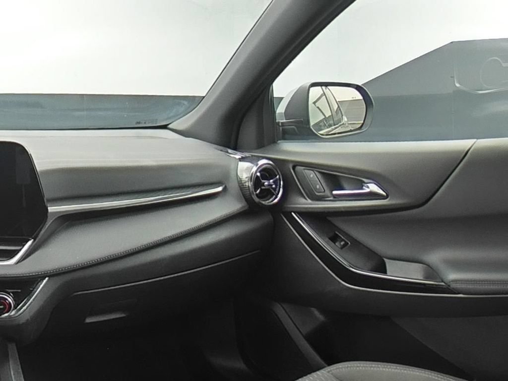 Used 2025 Chevrolet Equinox LT AWD/4WD image 30