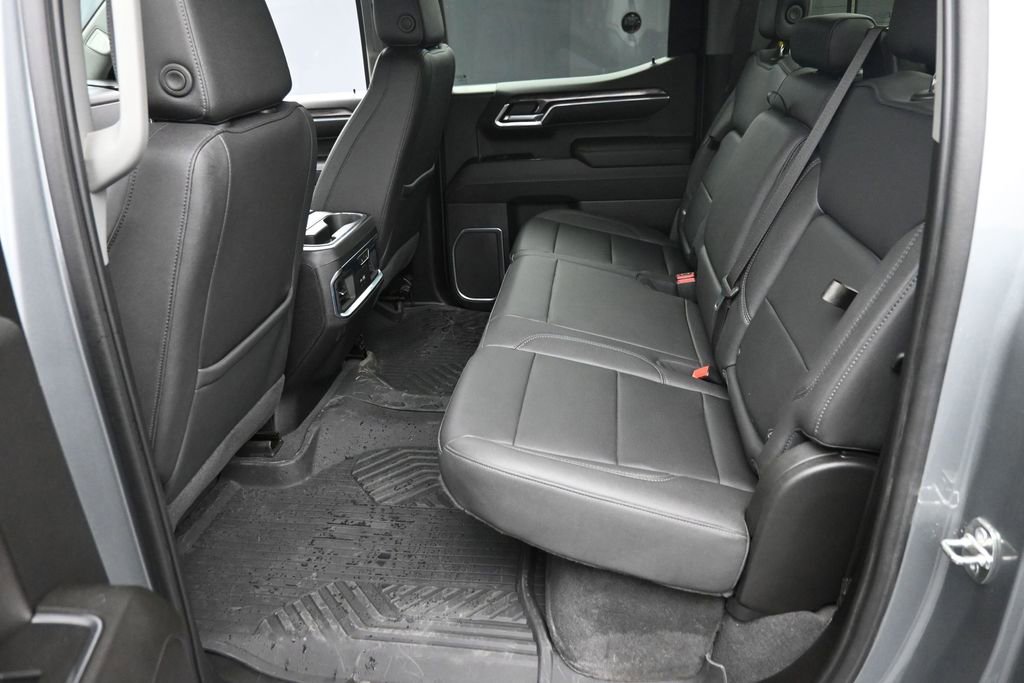 Used 2023 Chevrolet Silverado 1500 LTZ AWD/4WD image 10