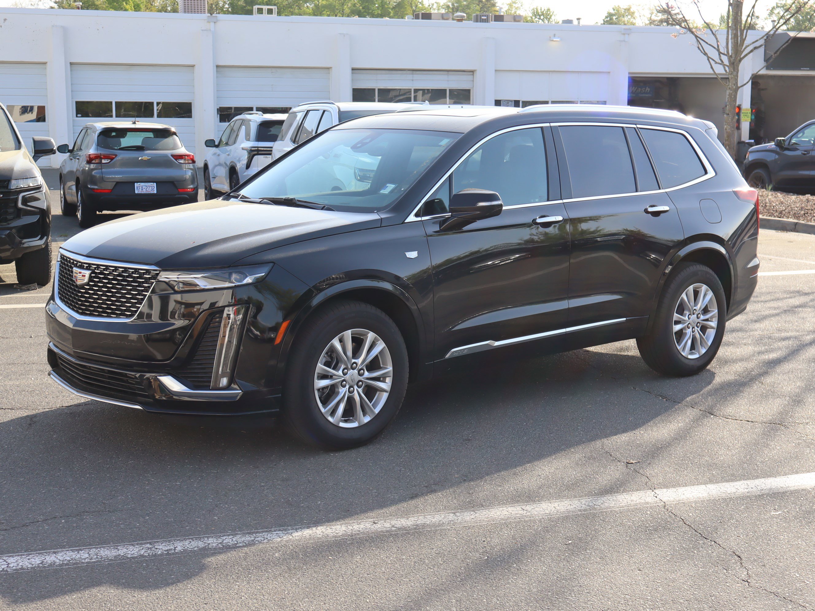 Used 2025 Cadillac XT6 Luxury image 5