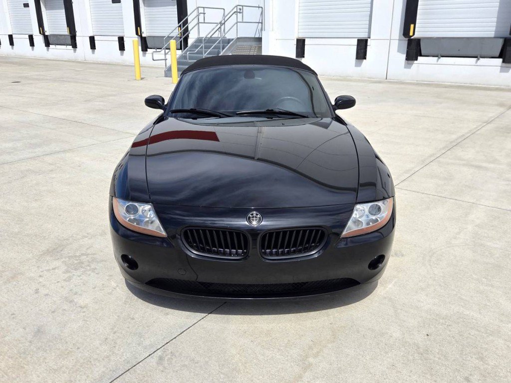 Used 2004 BMW Z4 3.0i RWD image 2