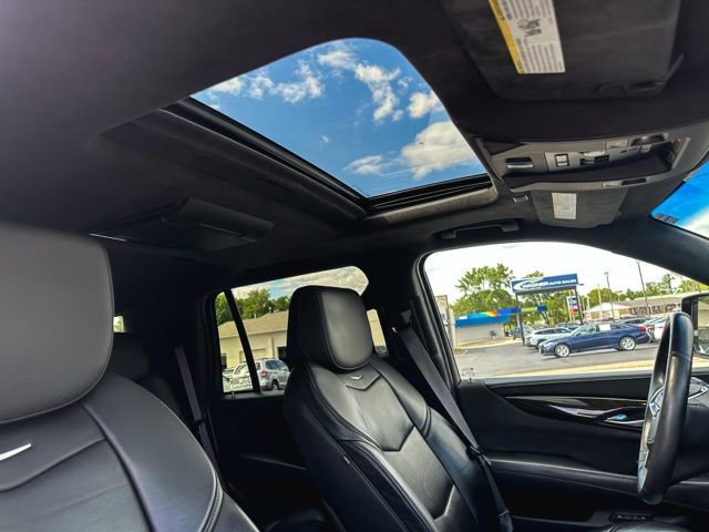 Used 2017 Cadillac Escalade Platinum AWD/4WD image 26