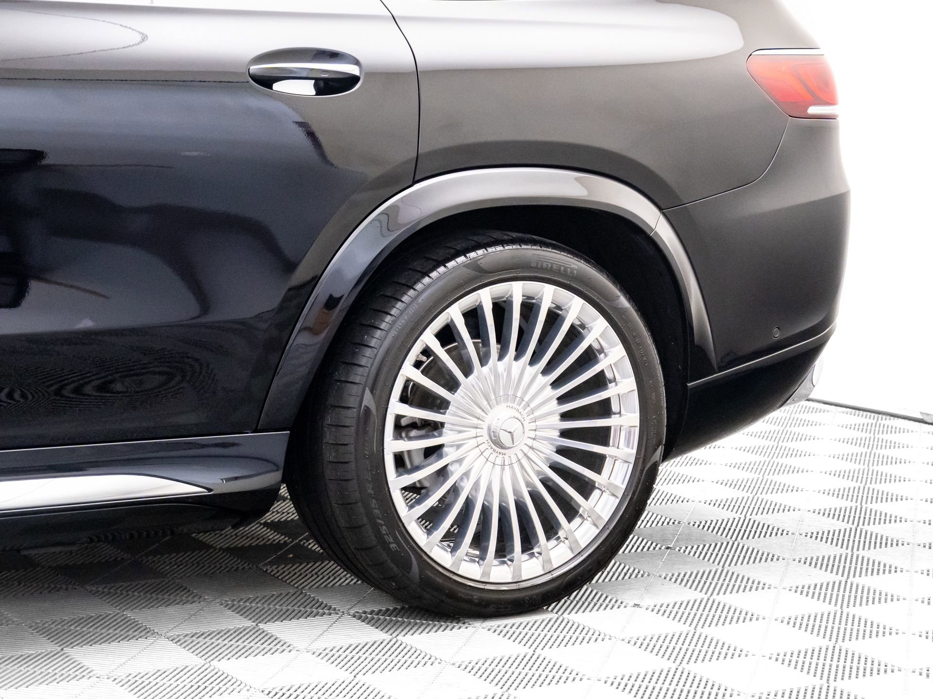 Certified 2021 Mercedes-Benz Maybach GLS 600 4MATIC image 36