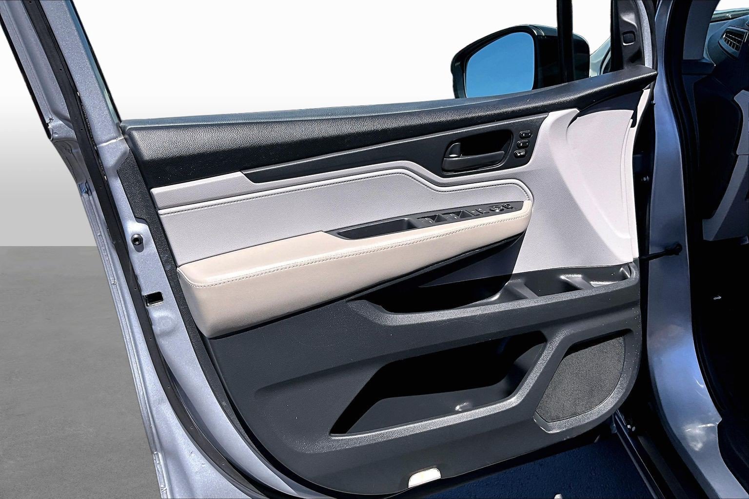 Used 2018 Honda Odyssey EX-L image 17