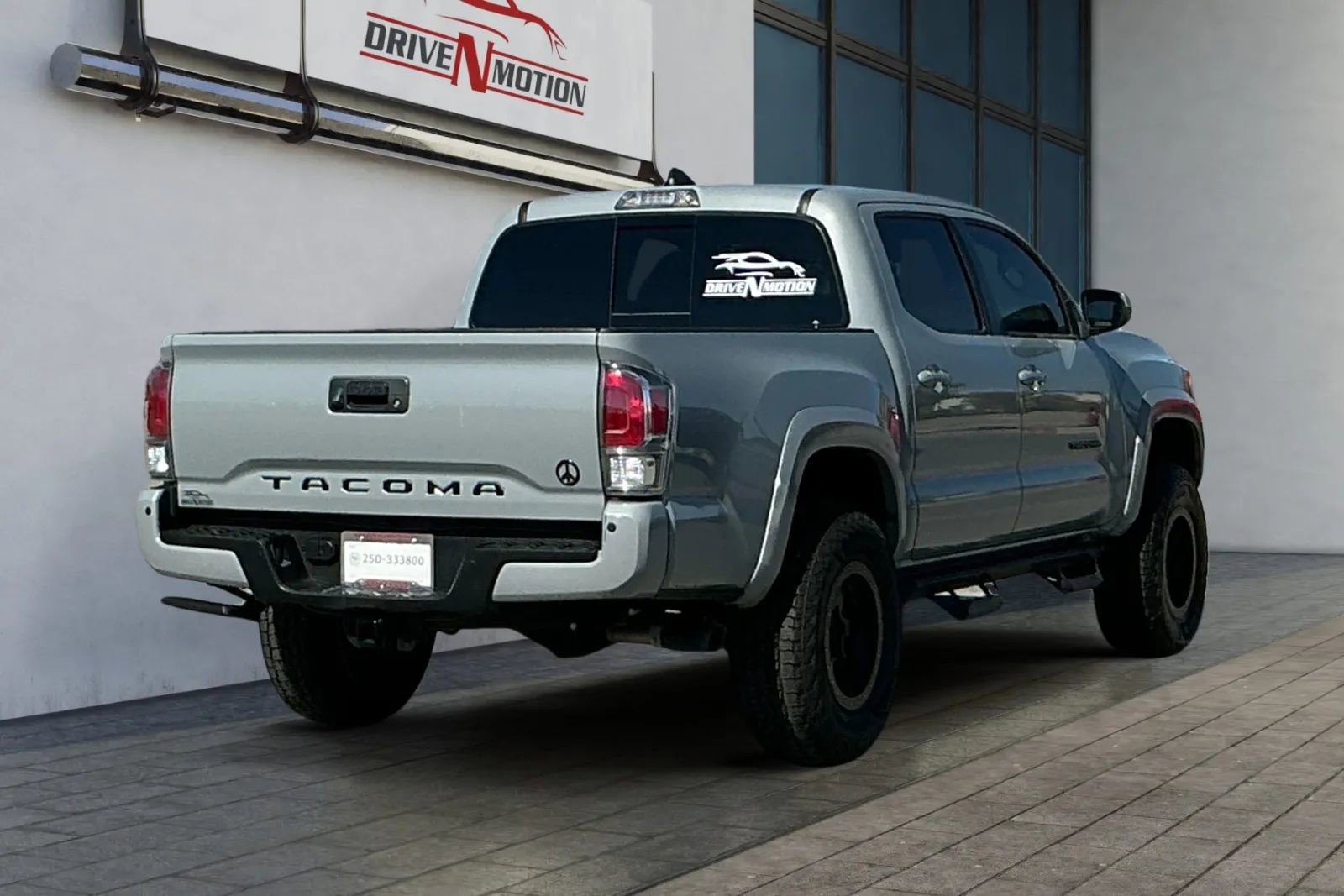 Used 2020 Toyota Tacoma TRD Sport image 4