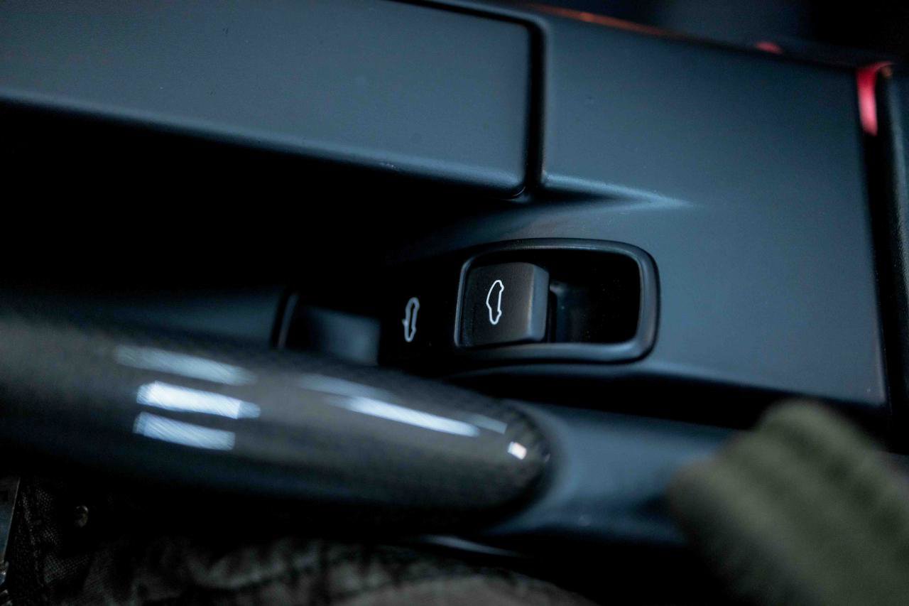 Used 2011 Porsche 911 Turbo S image 64