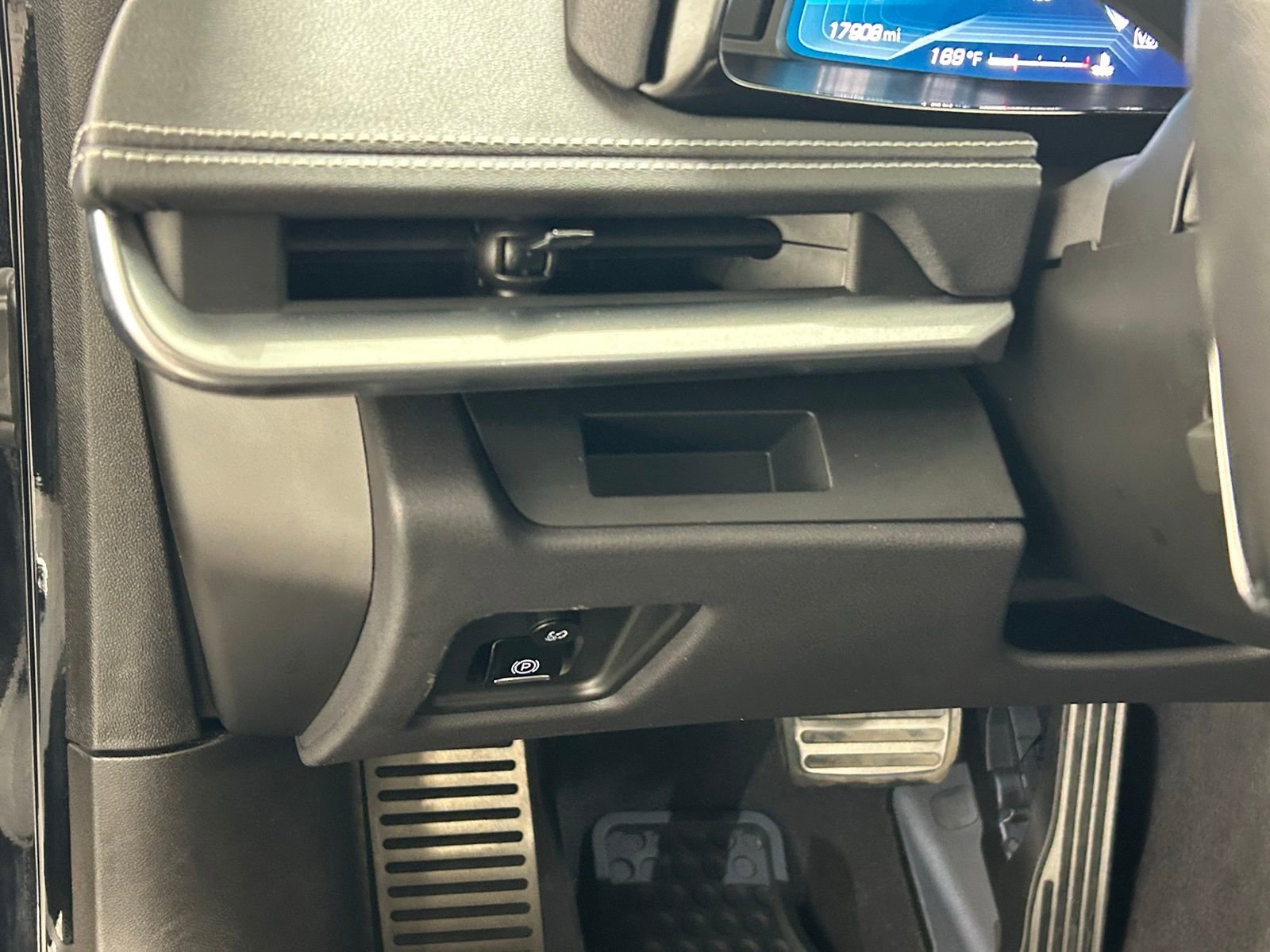 Used 2023 Chevrolet Corvette Stingray Coupe w/ Z51 Performance Package image 26