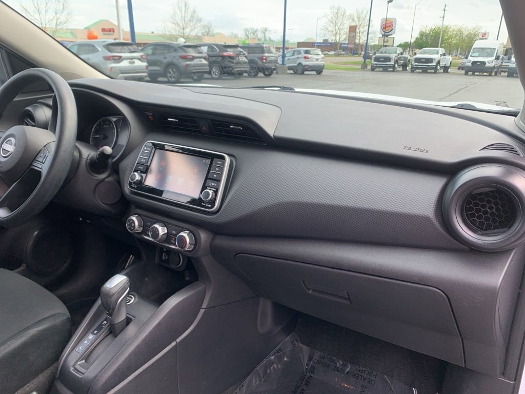 Used 2024 Nissan Kicks S image 25