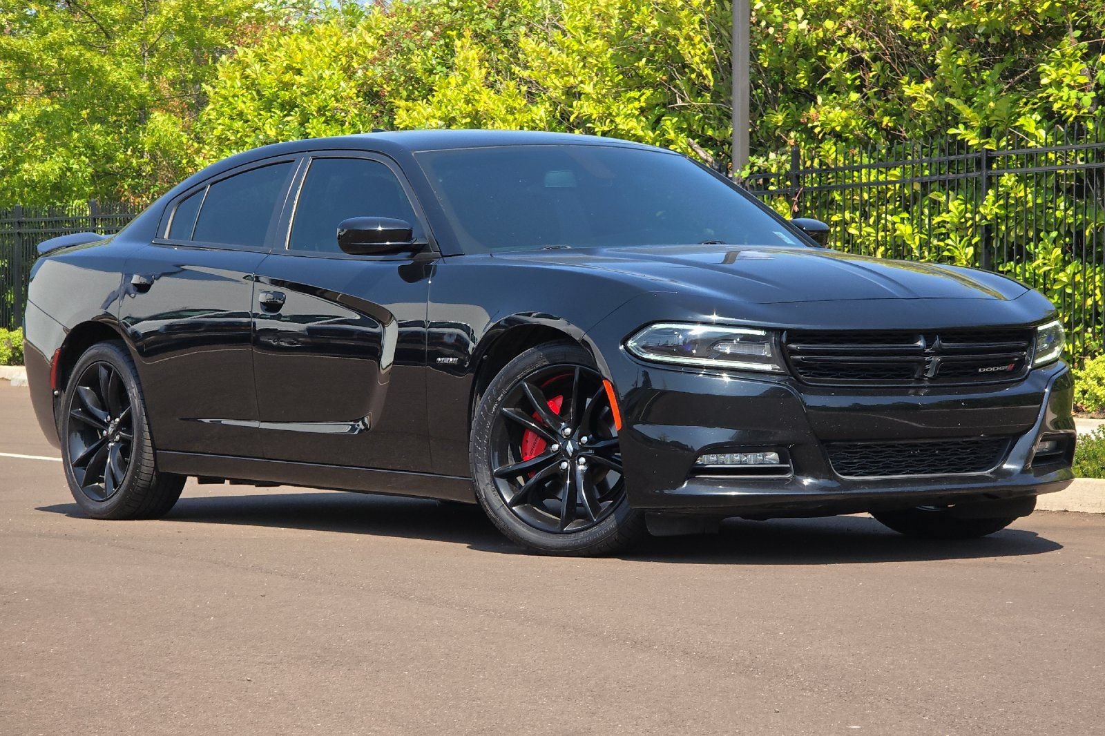 Used 2017 Dodge Charger R/T w/ Blacktop Package RWD image 2