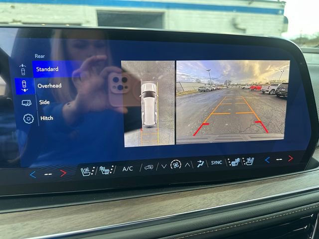 New 2026 Chevrolet Suburban High Country image 27