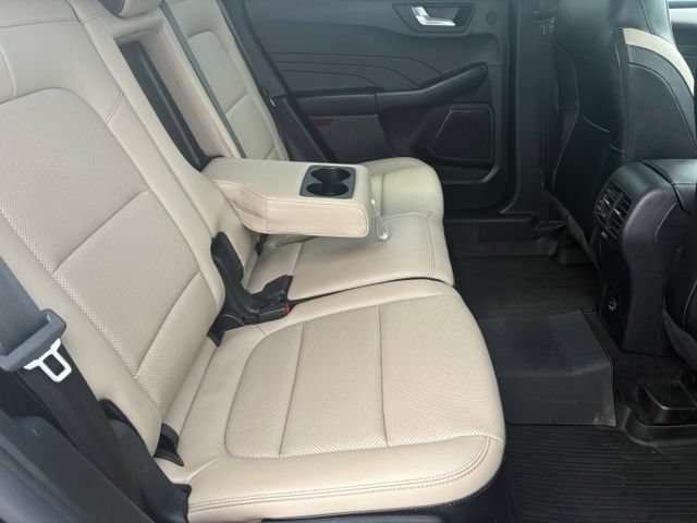 Used 2022 Ford Escape SEL w/ Technology Package AWD/4WD image 17