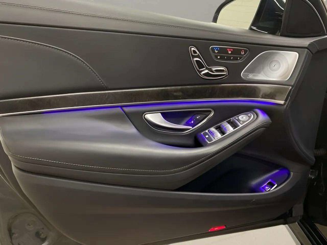Used 2018 Mercedes-Benz S 450 Sedan image 23