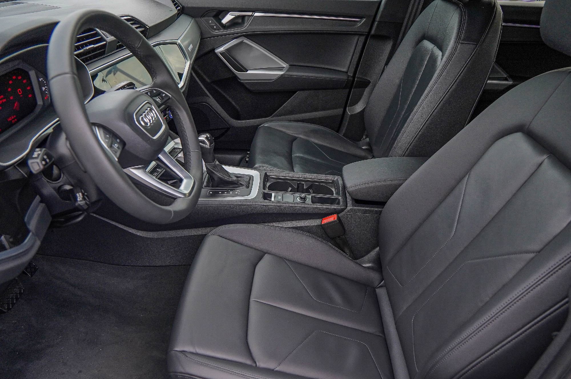 Certified 2025 Audi Q3 2.0T Premium Plus w/ Premium Plus Package image 8