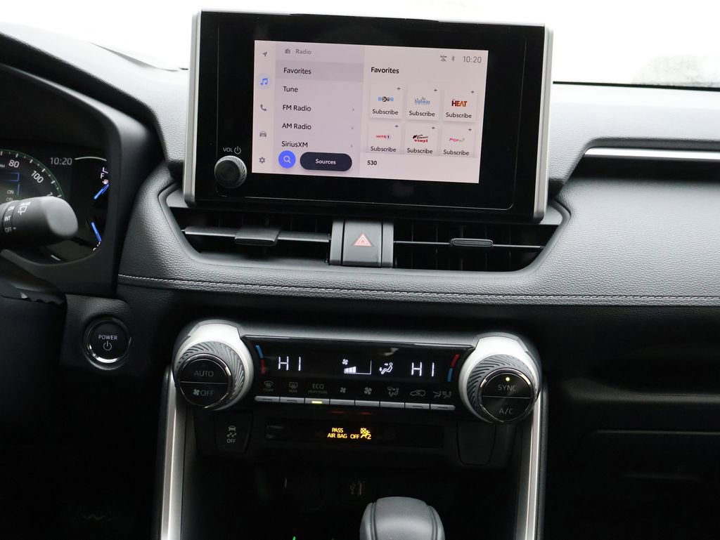 Used 2025 Toyota RAV4 XLE image 26