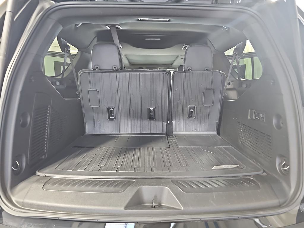 Certified 2024 GMC Yukon XL SLT w/ SLT Premium Package image 17