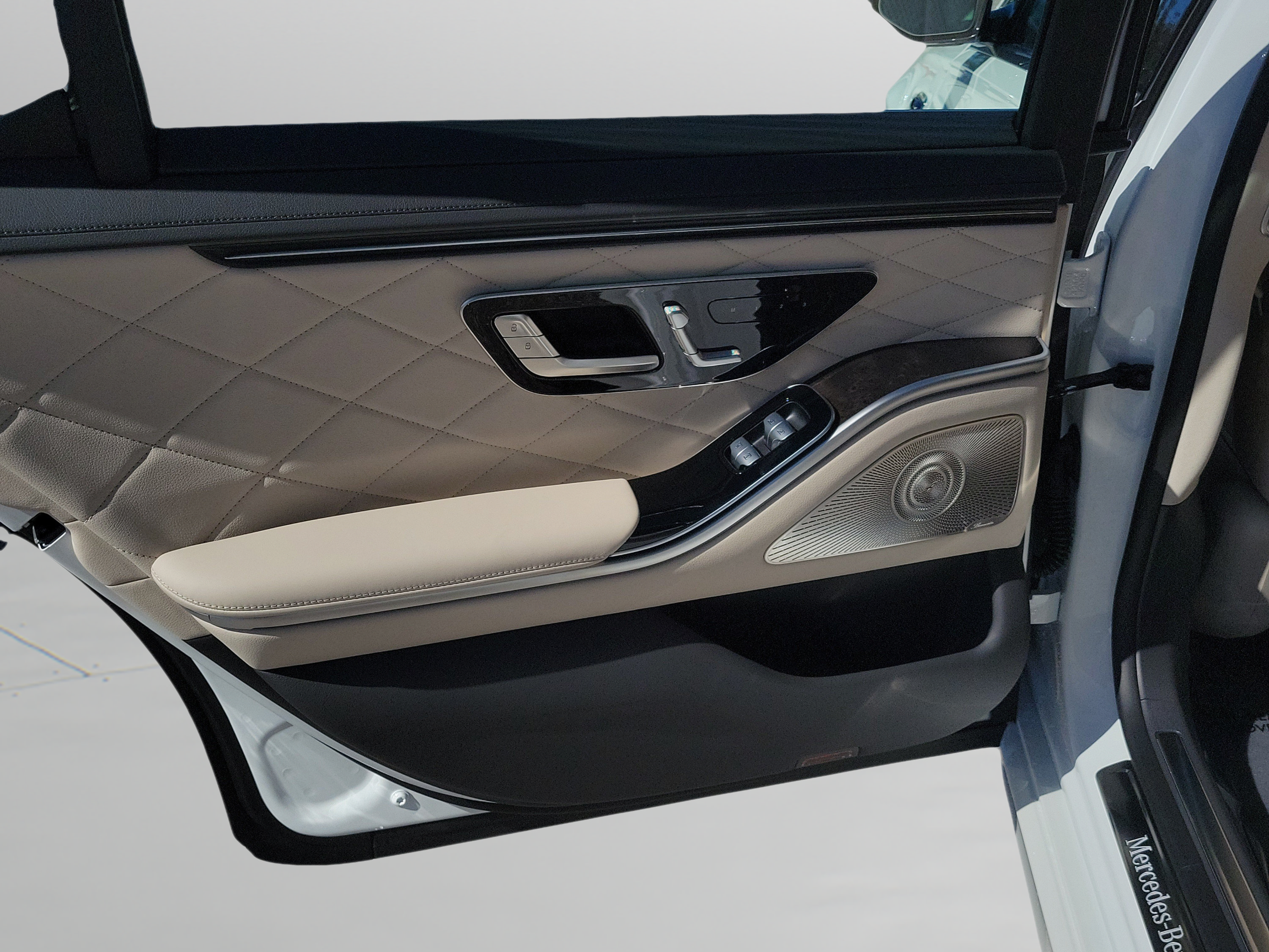 New 2027 Mercedes-Benz S 580 4MATIC Sedan image 7