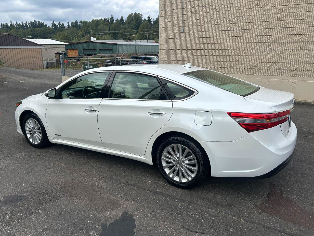 Used 2014 Toyota Avalon Limited FWD image 7