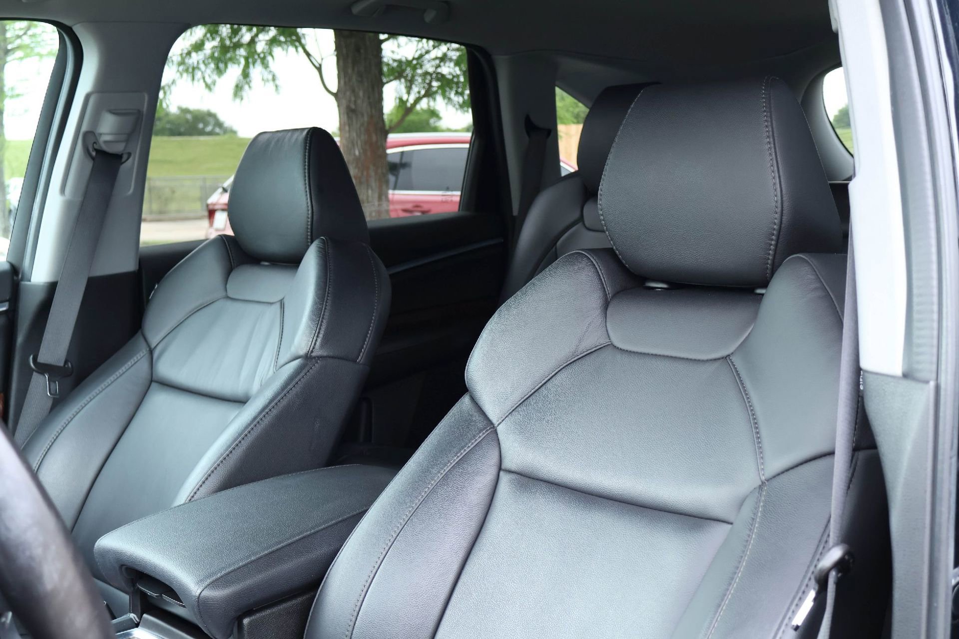 Used 2020 Acura MDX FWD image 11