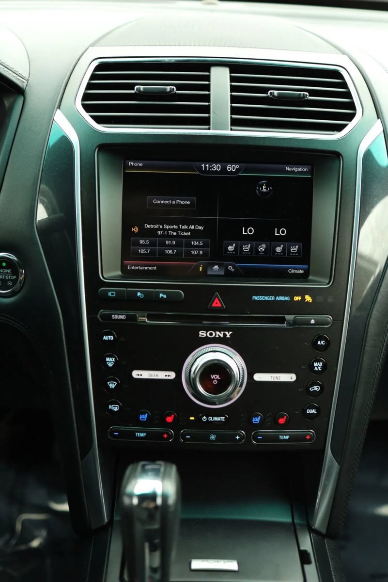 Used 2016 Ford Explorer Platinum AWD/4WD image 26