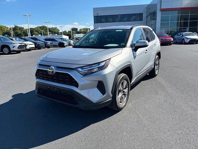 Used 2025 Toyota RAV4 XLE AWD/4WD image 21