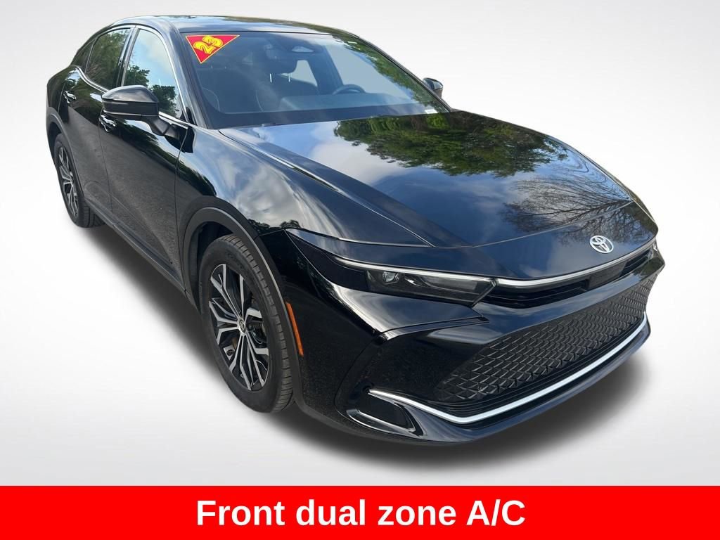 Used 2023 Toyota Crown AWD/4WD image 3