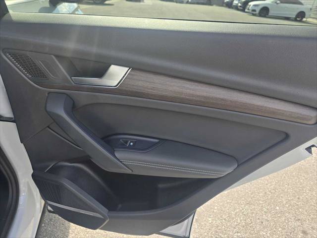 Used 2025 Audi Q5 e Premium Plus w/ Premium Plus Package image 13