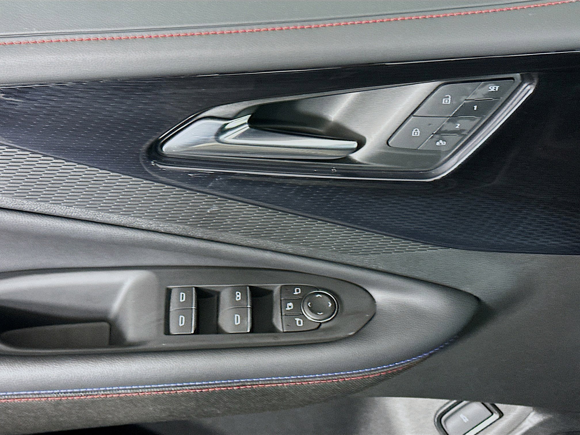 Used 2025 Chevrolet Blazer EV RS image 15