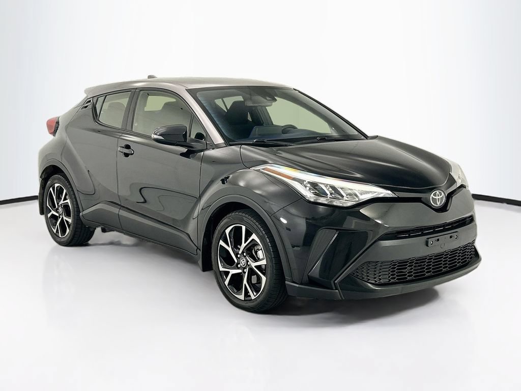 Used 2020 Toyota C-HR XLE FWD image 3